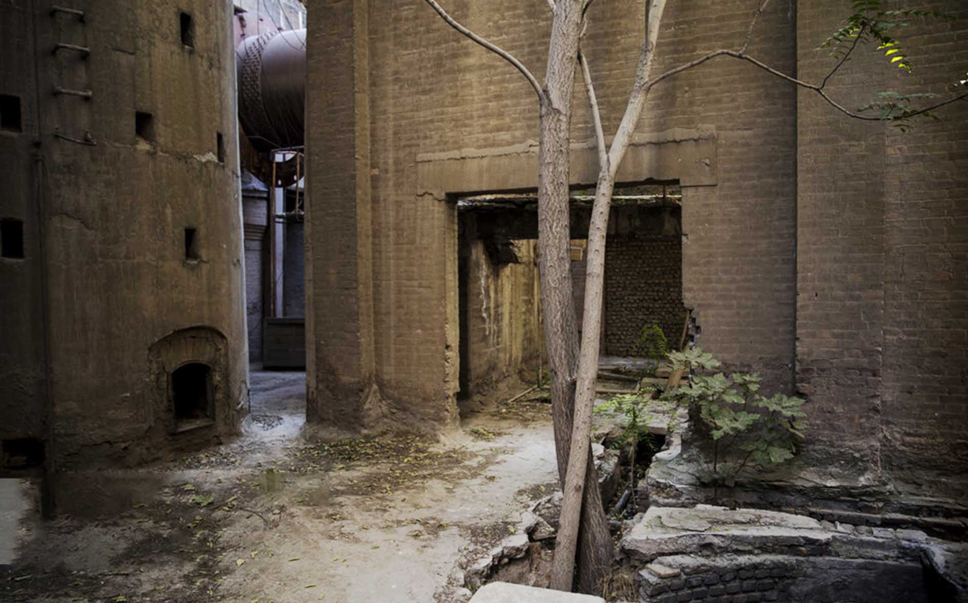 بازآفرینی فضاهای رهاشدۀ شهری در راستای ارتقاء فرهنگی - ‌اجتماعی فضاهای شهری: نمونۀ ‌موردی کارخانه‌های متروک در بافتِ مرکزی شهر تبریز